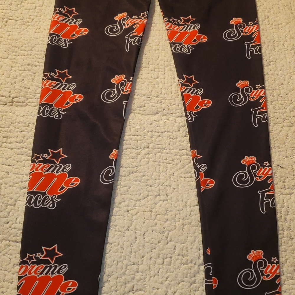 Logo leggins